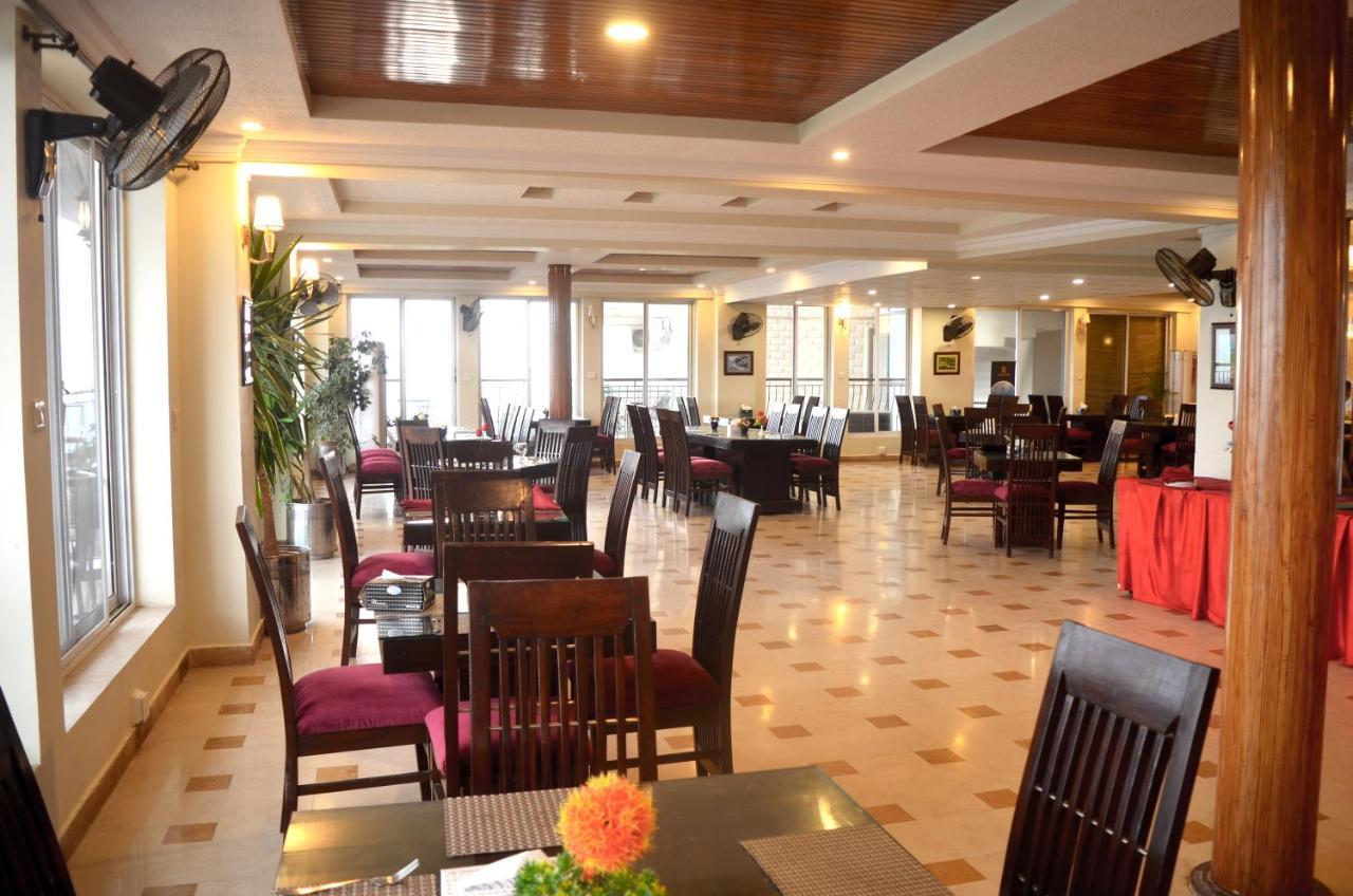Holiday Grand Resort Bhurban Murree Exterior photo